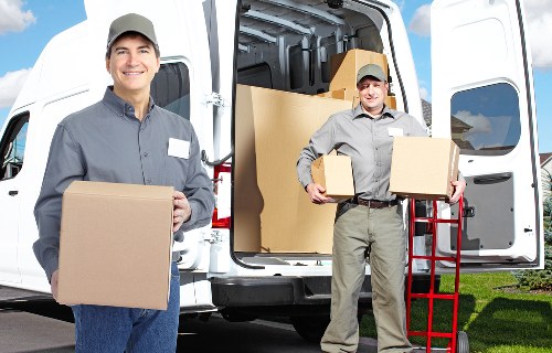 Professional man and van in Wallington for home removals